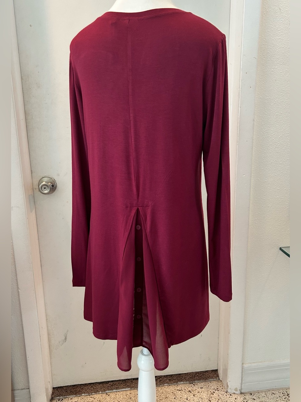 Long-Sleeve Split-Back Tunic in Wine